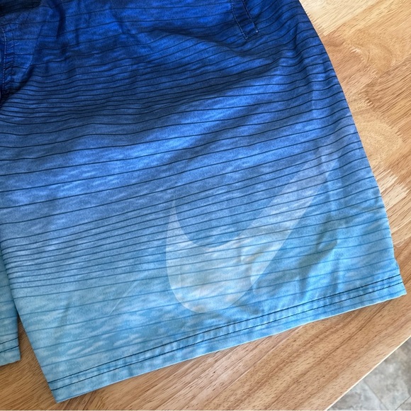 Nike Boardshorts Men’s Large Blue Geometric Drawstring Beach Performance - Picture 7 of 9